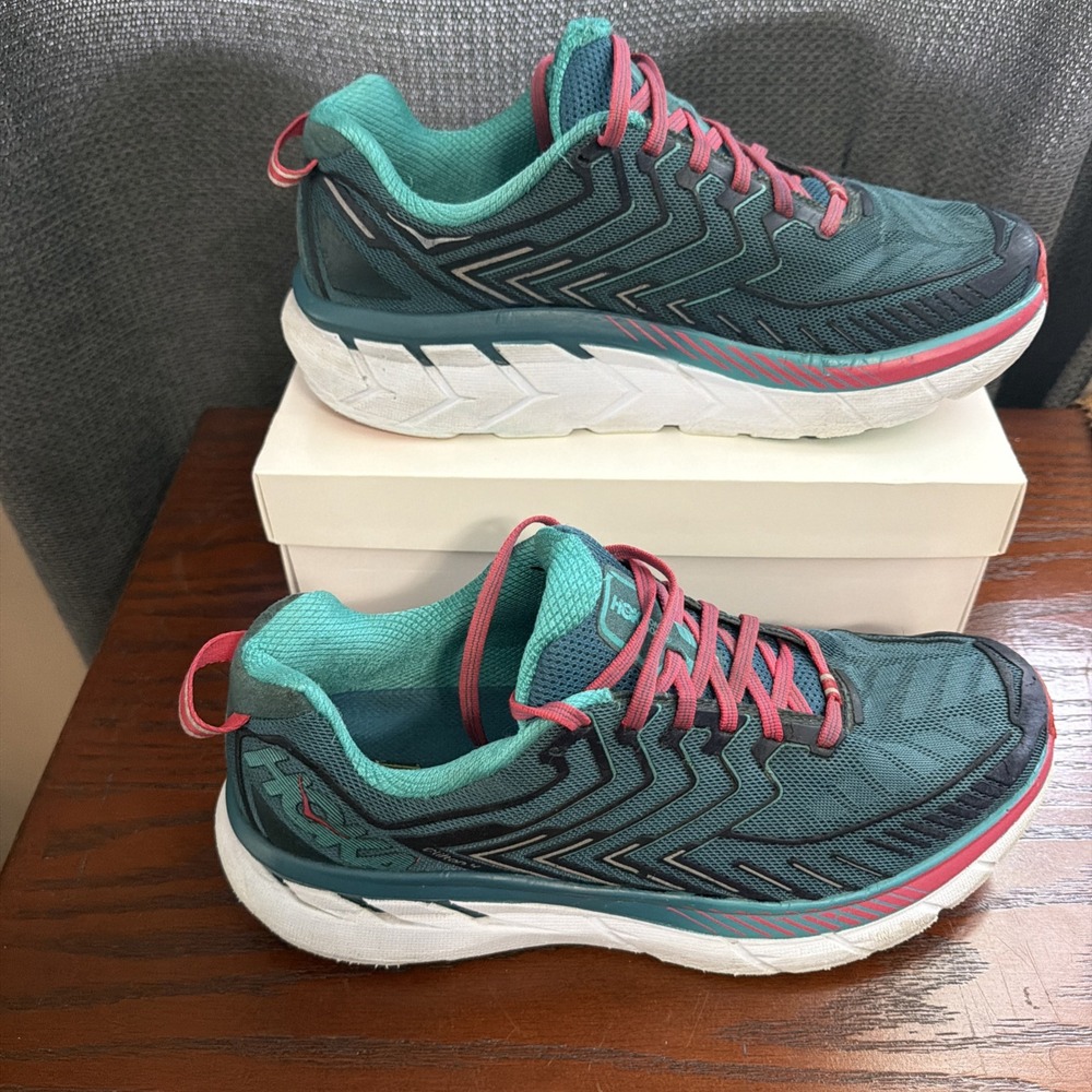 Hoka One One Clifton 4 Women's Size 10.5 Blue Coral Ceramic Running Shoes